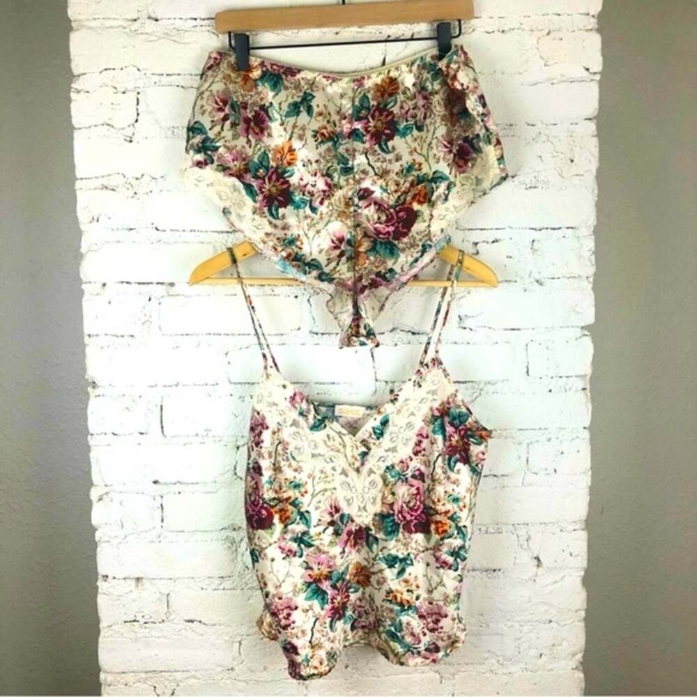 Vintage Escapades Floral Sleep Set